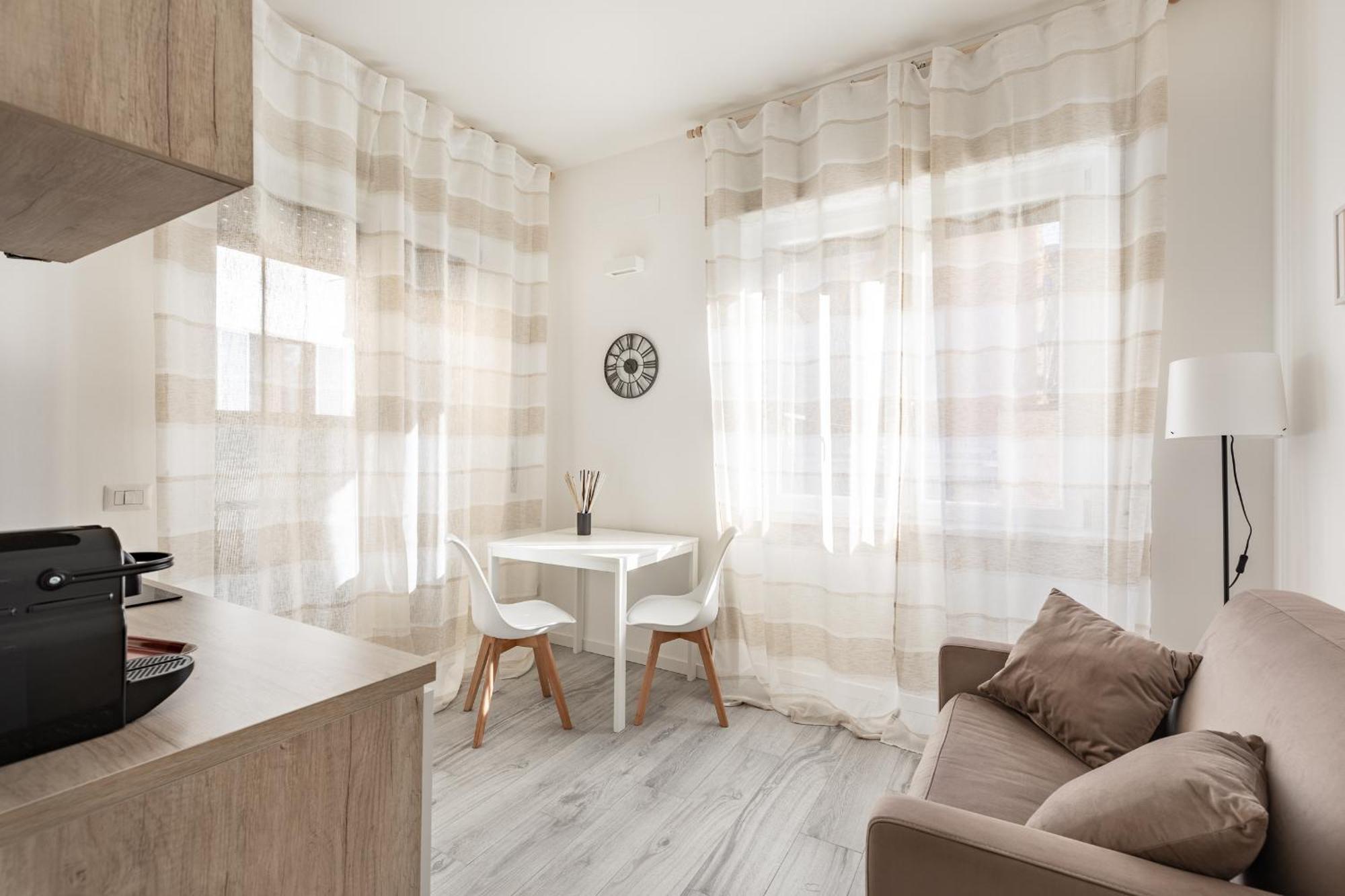 Pieno Centro Di Milano Per Gruppi, Famiglie E Viaggi Di Lavoro Appartement Buitenkant foto